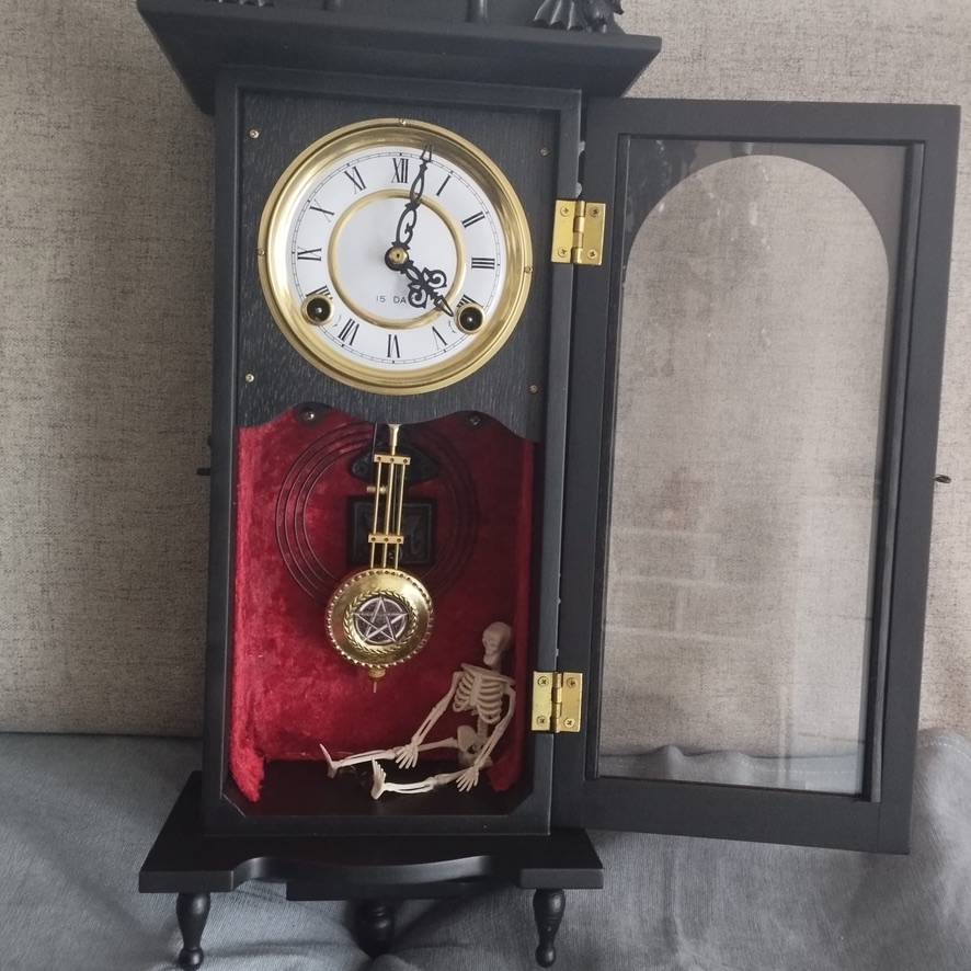 Gothic Wand- oder Pendeluhr handgefertigt von RSM ART